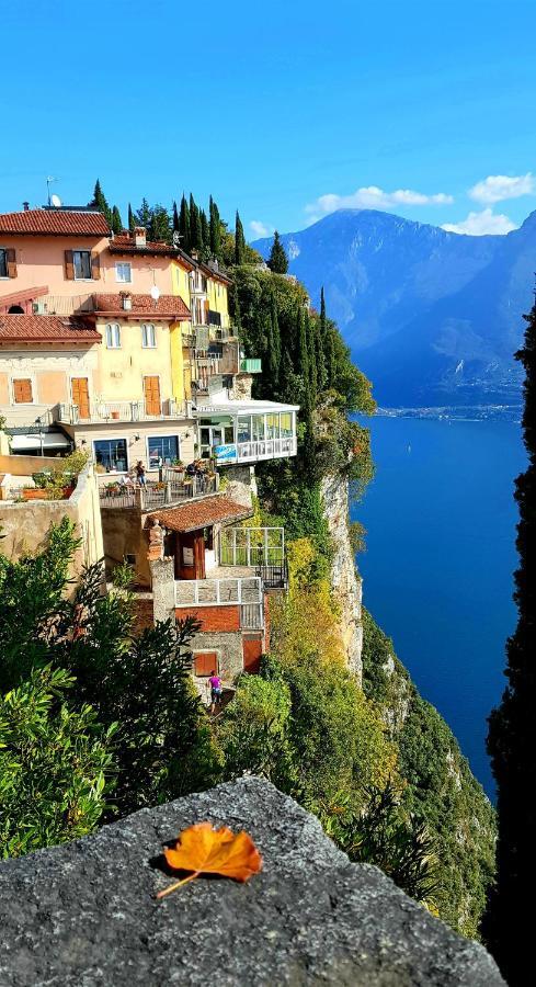 Villetta Sogno Sul Lago By Gardadomusmea Tremosine Bagian luar foto
